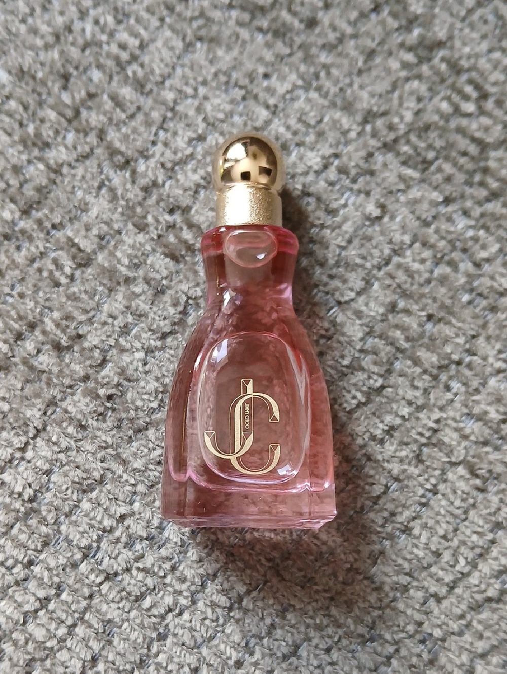 2/40👛Jimmy Choo Mini I Want Choo With Love Perfume Bottle